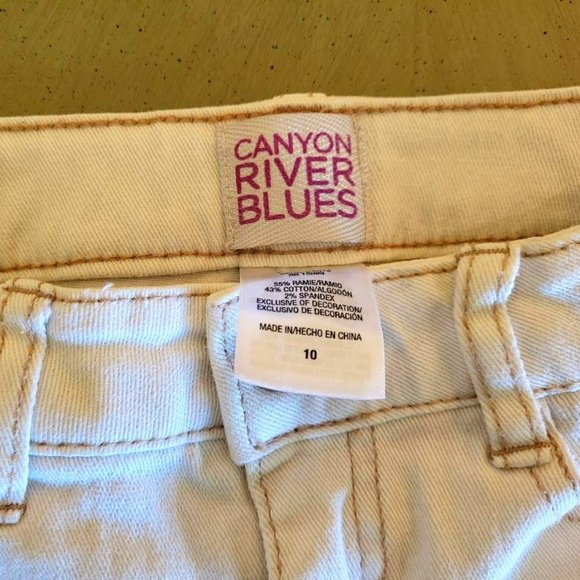 2 pair of Justice Girl's Cut Off Denim Shorts w/ Front Zippers - Girls Size 10 - Picture 7 of 8